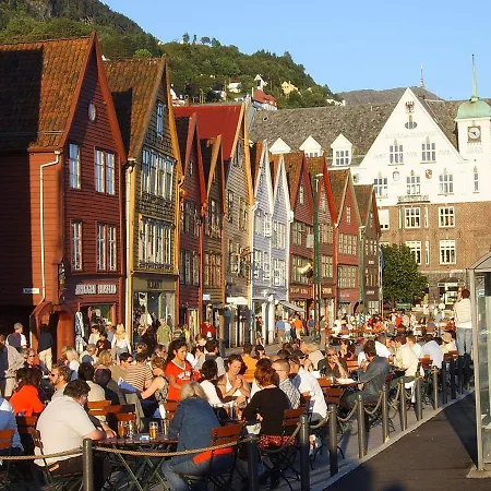 Full Of Charm * Bergen